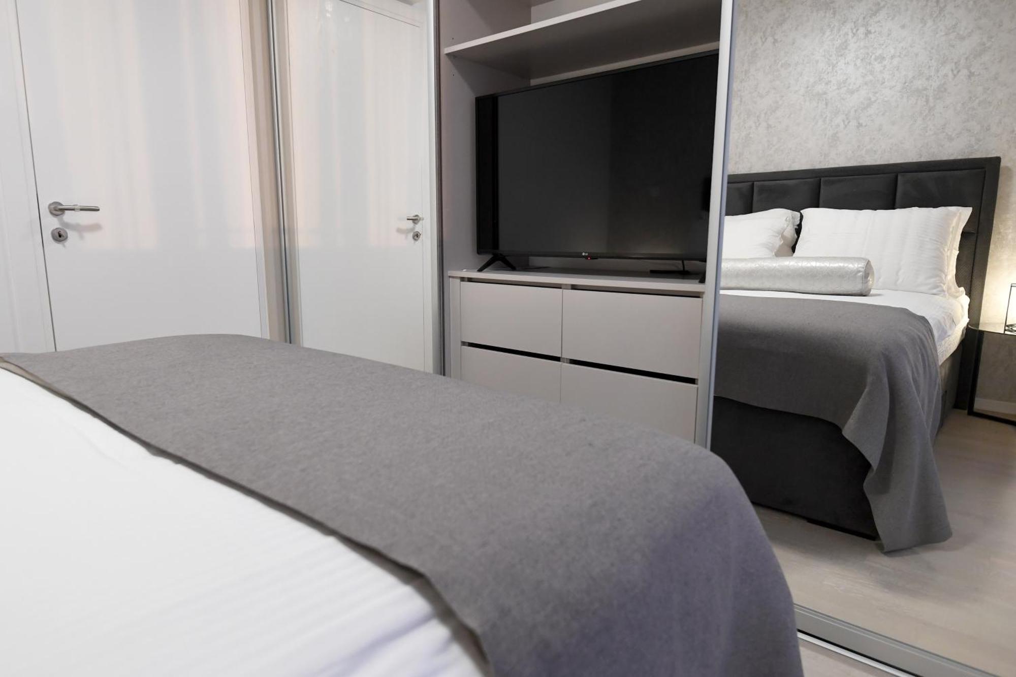 K&p - Luxurious Retreat - Brand New !! Apartma